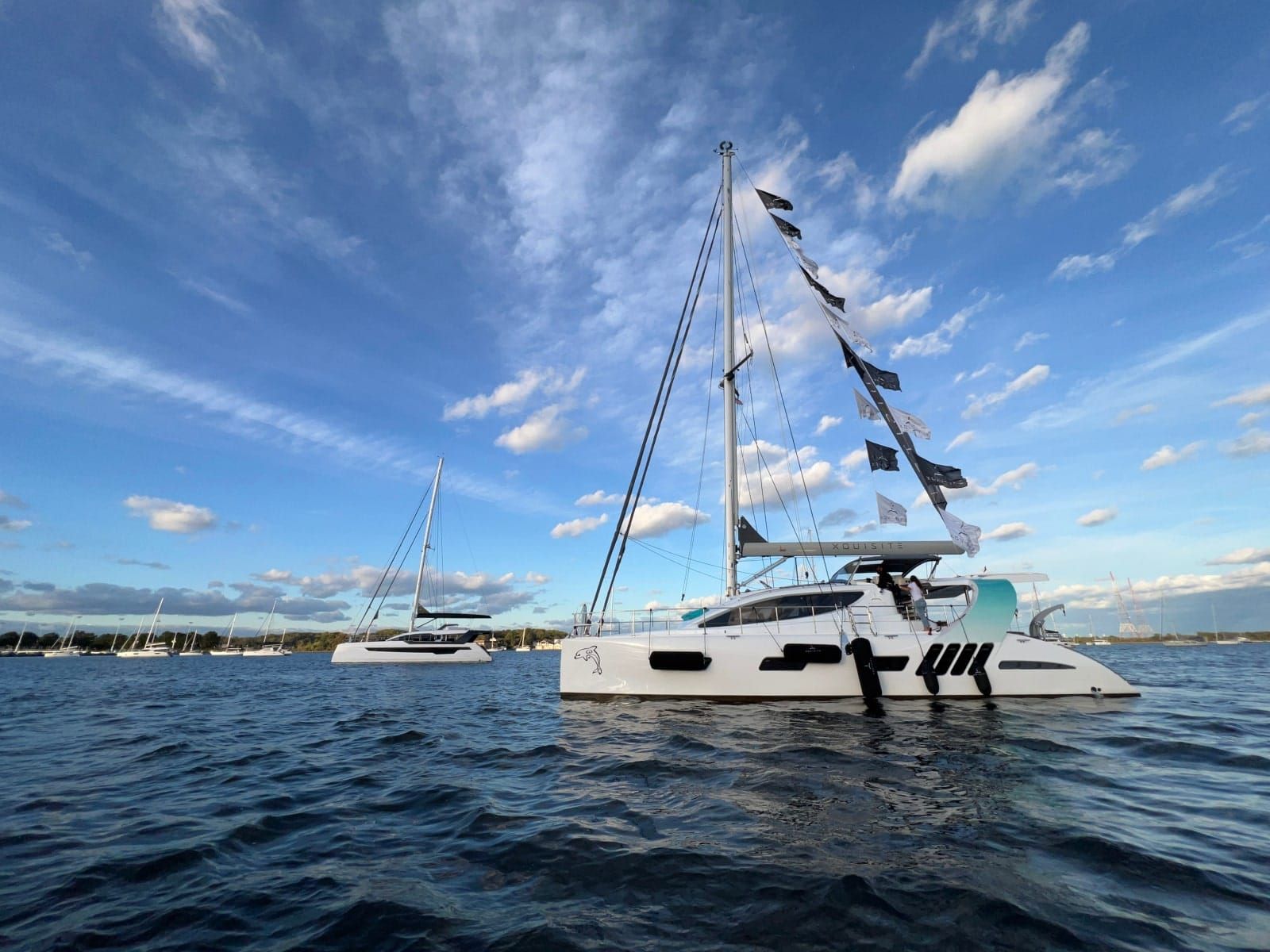 X54' E-PLUS - Exterior