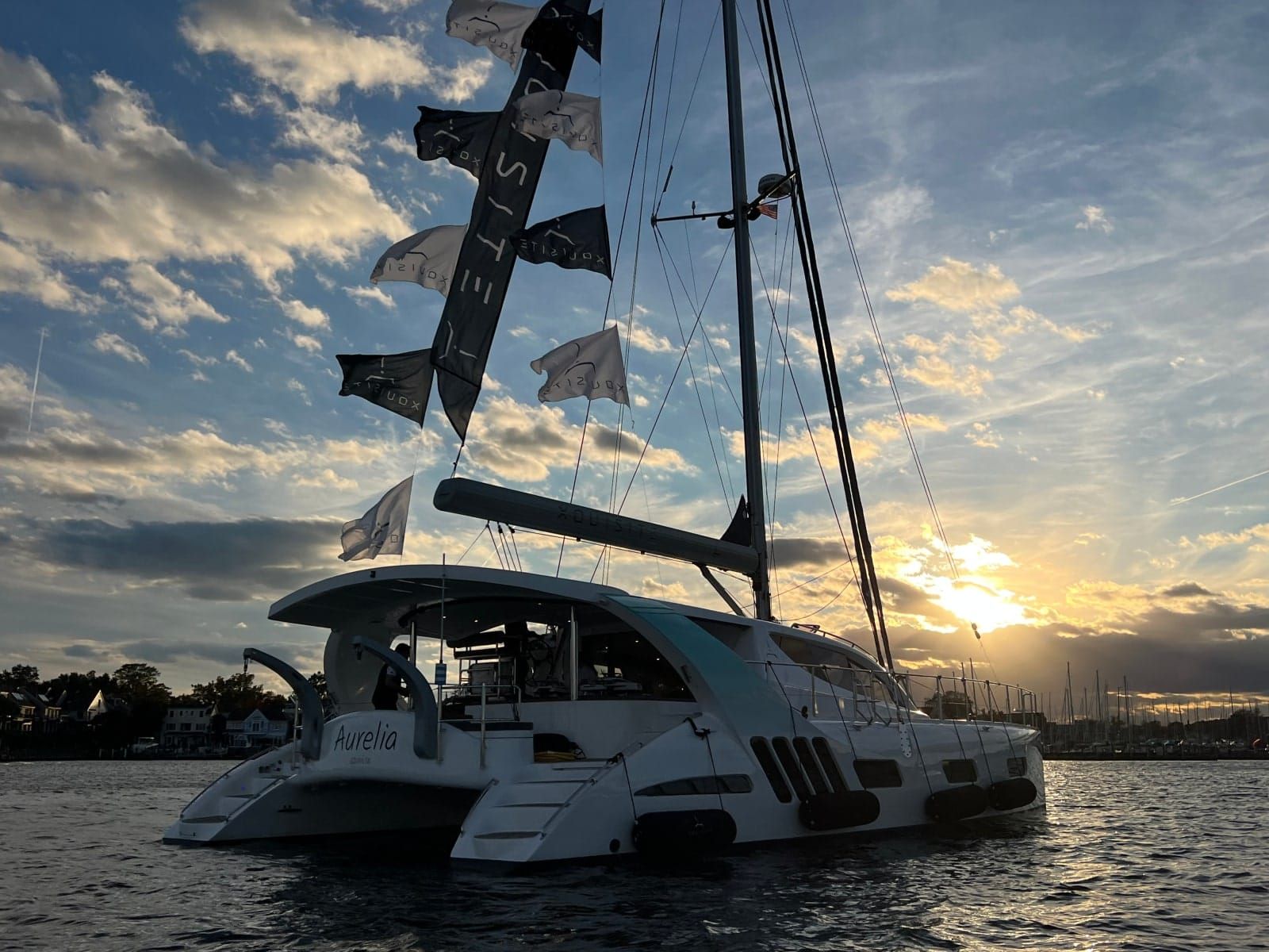 X54' E-PLUS - Exterior