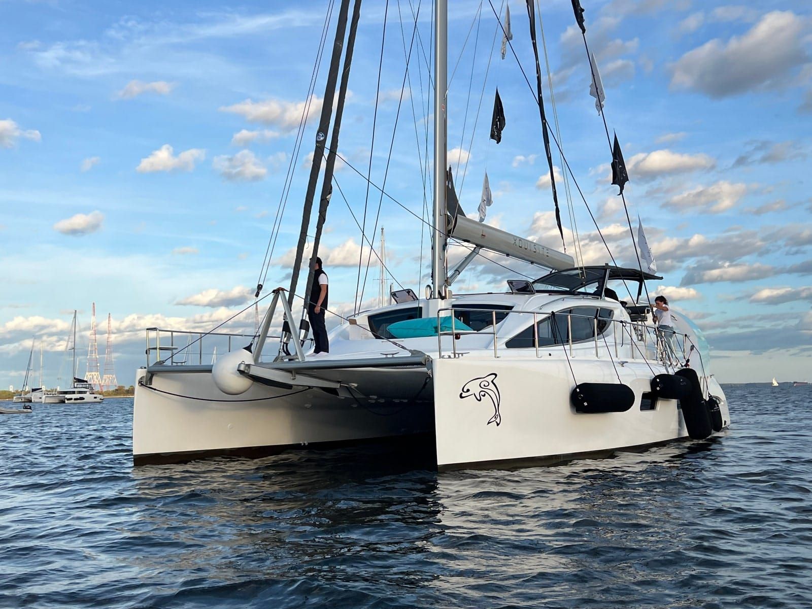 X54' E-PLUS - Exterior